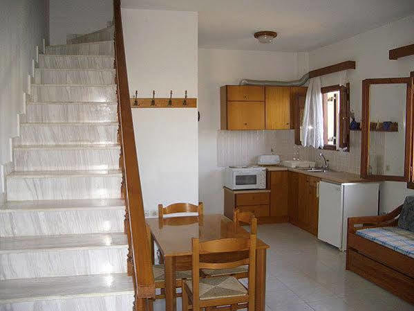 Panmar Apartments Makrýgialos Extérieur photo